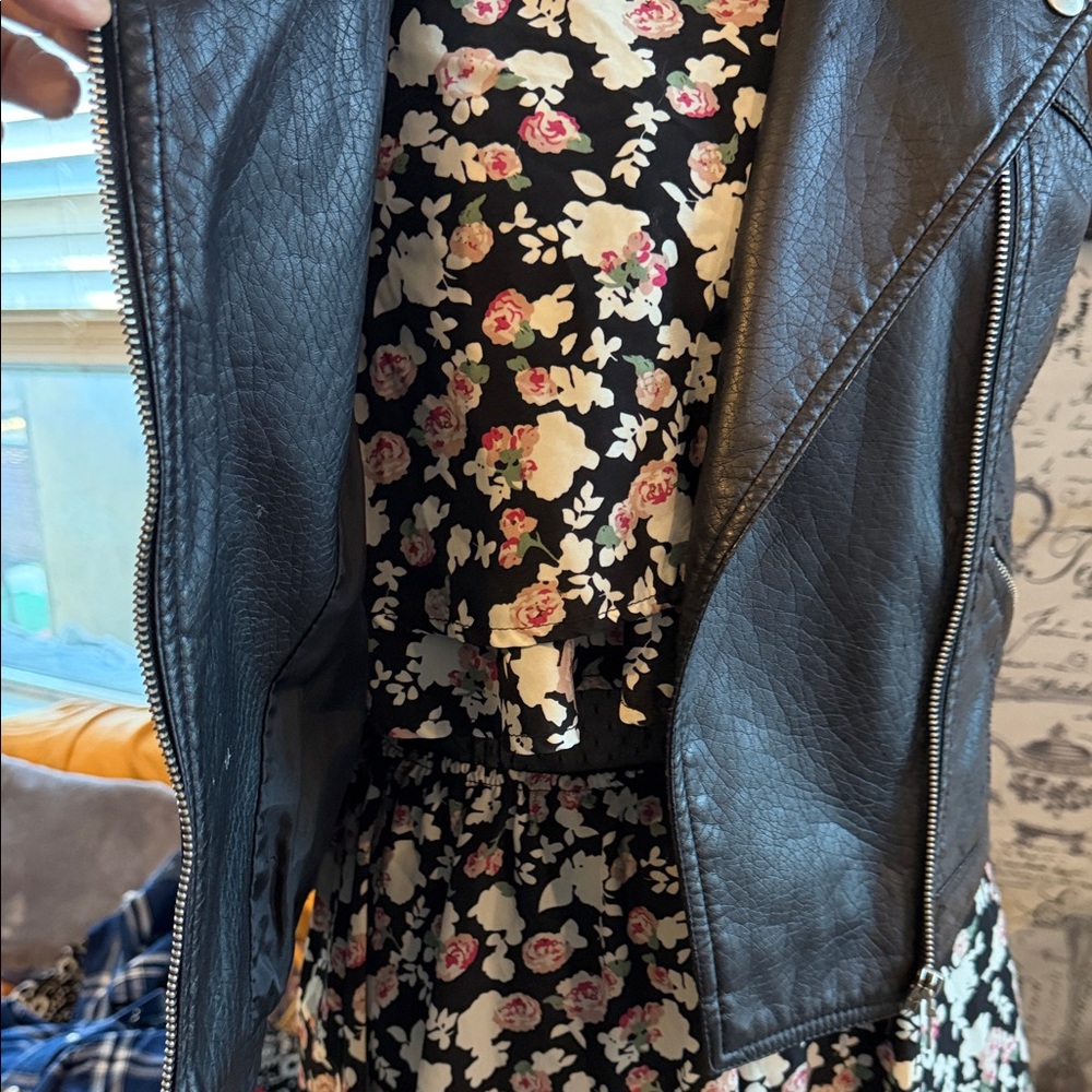 BONGO Black leather Vest with Gray Hood - Picture 12 of 15
